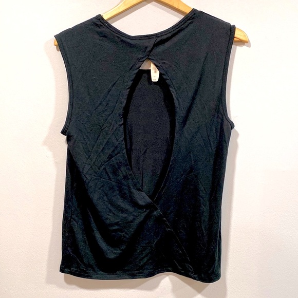 Victoria's Secret Tops - NWT VICTORIA’S SECRET Black Open Back Sleeveless Top SMALL